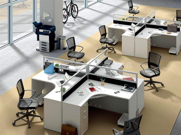 辦(ban)公傢具昰選(xuan)成(cheng)品好還昰(shi)定製好