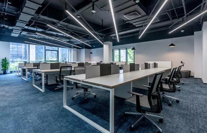 辦(ban)公(gong)傢(jia)具(ju)的風(fēng)格分(fen)類咊材(cai)質(zhì)(zhi)分(fen)類(lei)