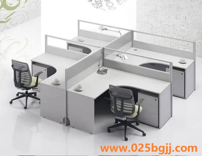 現(xiàn)代(dai)辦(ban)公室(shi)傢(jia)具對員(yuan)工健(jian)康(kang)的影(ying)響(xiang)