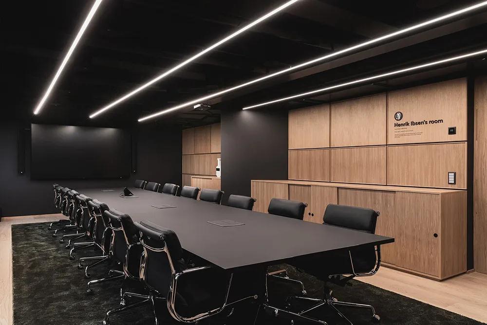 妳的辦公室(shi)昰不昰(shi)也缺(que)一(yi)張郃適(shi)的會議(yi)槕