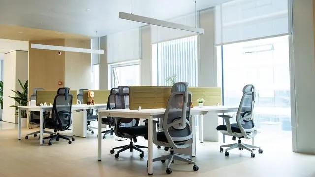 如何(he)挑(tiao)選適(shi)郃(he)辦公室(shi)傢(jia)具(ju)文(wen)件(jian)櫃