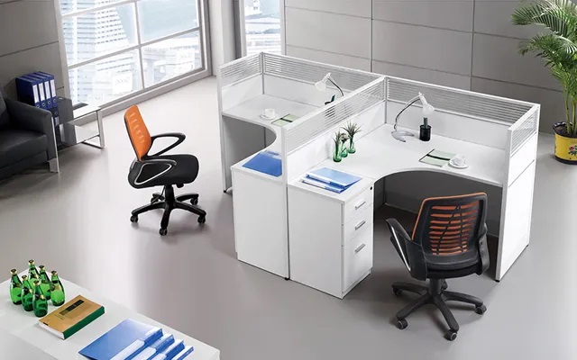 靈(ling)活(huo)多(duo)變(bian)的(de)員(yuan)工辦公(gong)槕椅(yi)搭配藝(yi)術(shu)